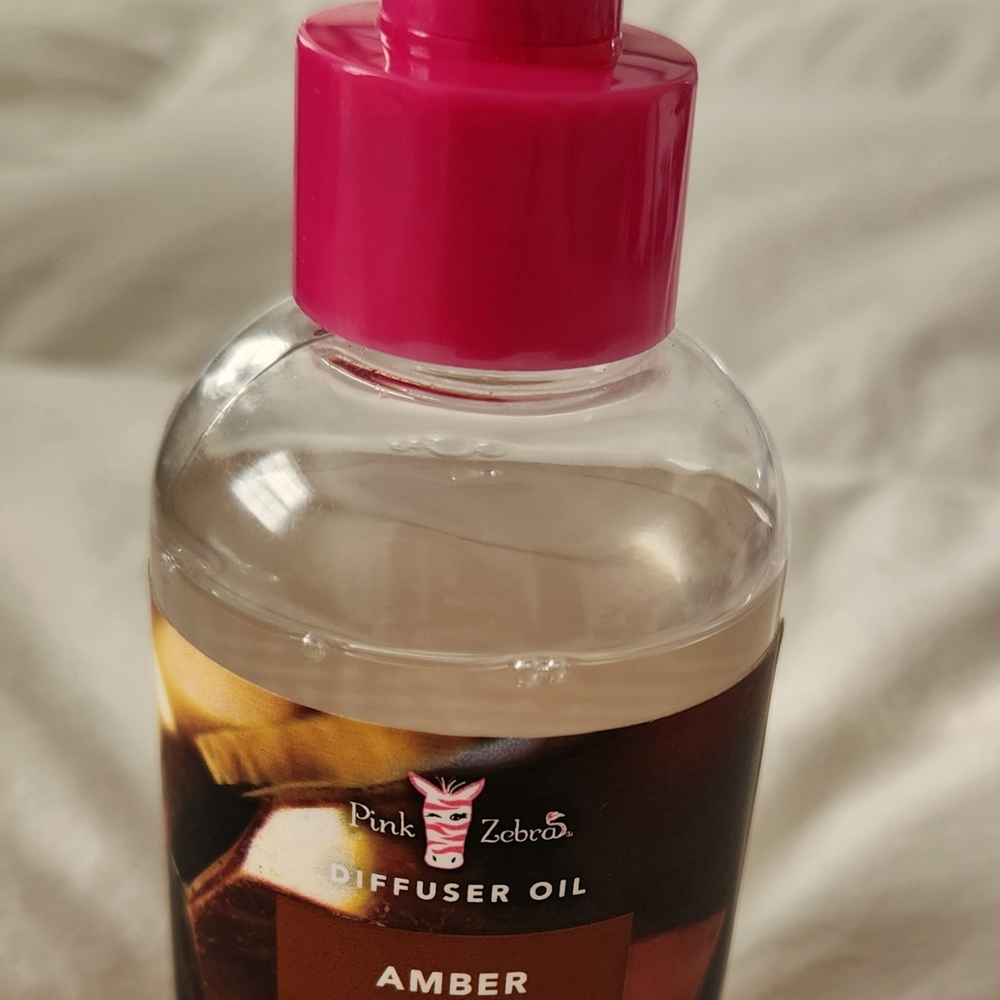 Pink Zebra Amber Diffuser Oil in Bright Pink Cap